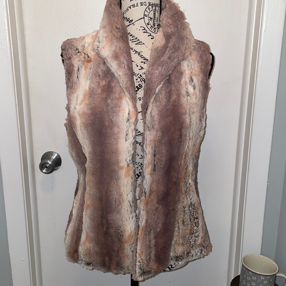 Kate & Rosy Petite Fox color Polyester fur vest - size PM - NWT